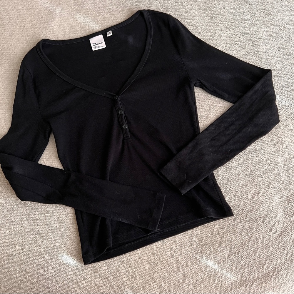 Aritzia TNA HomeStretch Ribbed Henley Long Sleeve T-Shirt Top Medium Black